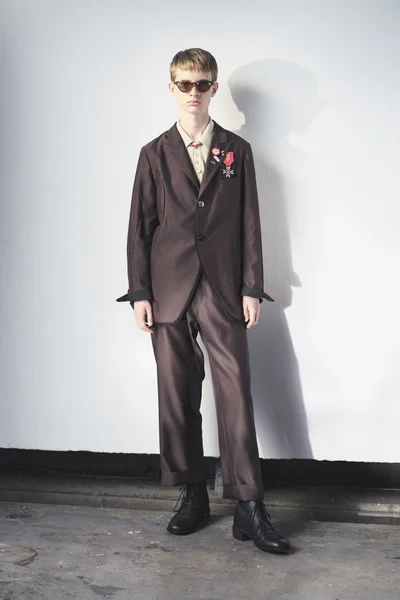 Look 46